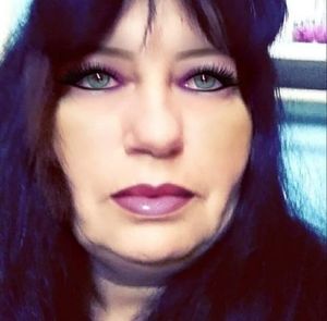 Meet your Posher, Debra